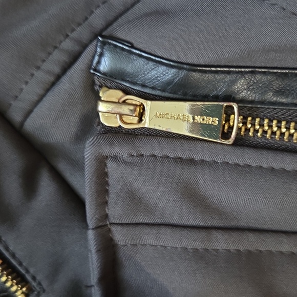 Michael Kors Womans Raincoat - Picture 4 of 5